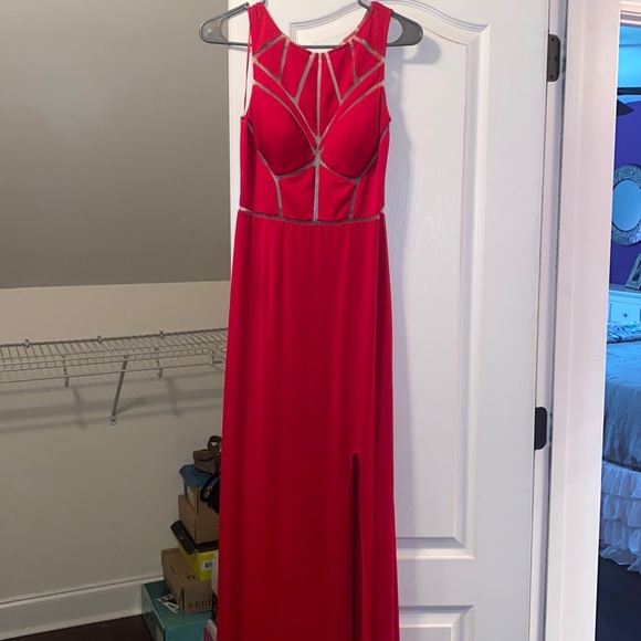 La Femme Prom/Formal Dress - red/tan lining - size 4 - Picture 1 of 5